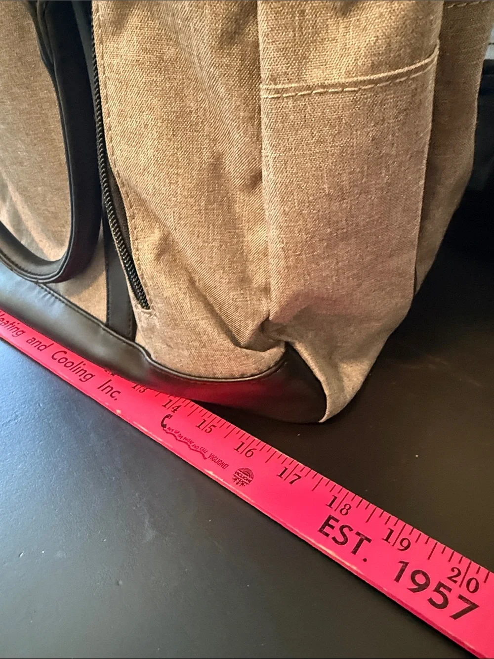 Source Unknown Gray and Black Men’s Duffel Bag with Detachable Strap